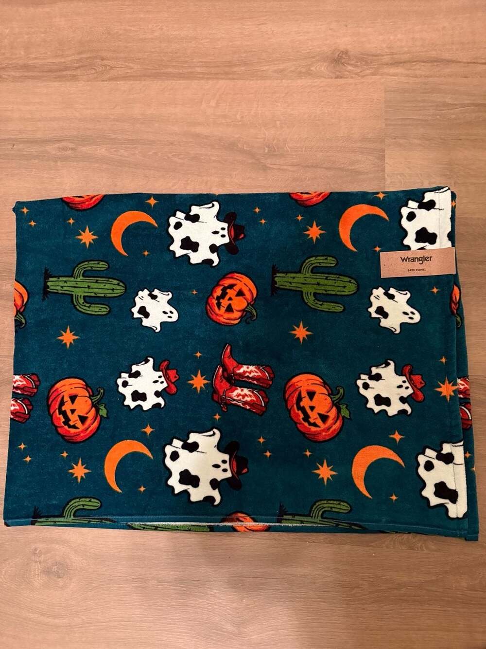 Wrangler Western Halloween Ghost Pumpkin Cactus Cotton Bath Towel New with Tags